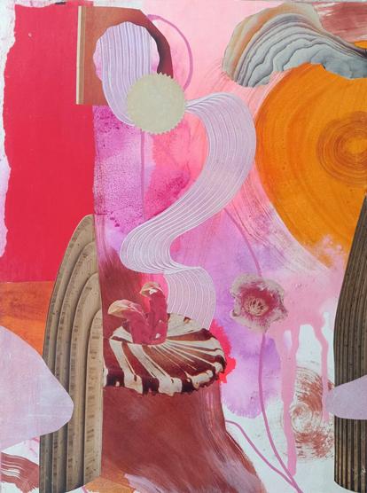 Collage y técnica mixta, predominantemente en tonos vibrantes de rojo, rosa, naranja y blancos quebrados. La composición es abstracta y orgánica con formas superpuestas y texturas. A la izquierda, un gran bloque rojo intenso se combina con formas arqueadas y marrones que sugieren madera o roca. En el centro, hay una cinta ondulante de color rosa pálido con estrías blancas que desciende desde la parte superior. El fondo es una mezcla de aguadas de tinta acrílica color rosa y magenta, con chorreos que se extienden hacia abajo. En el cuadrante superior derecho, se ve una gran forma naranja quemado/óxido con trazos circulares que sugiere el nudo de la madera. En la parte inferior central, un fragmento de tentáculo rayado atrapa unas flores rojo tierra. Una pqueña flor rosada flota a la derecha. El trabajo general es expresivo, con una sensación de movimiento y profundidad, combinando recortes nítidos con zonas de pintura fluida.