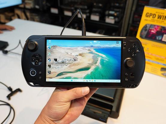 Ryzen AI Max+ 395搭載のポータブルゲーミングPC「GPD WIN 5」が近日発売、RTX 4060並みのGPU性能