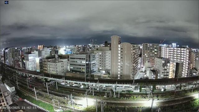 【2025/10/18 9:00 - 21:00】福岡・博多駅 ライブカメラ｜九州新幹線下り｜JR九州・鹿児島本線｜JR西日本・博多南線｜福岡の天気｜福岡の空 | 秋の空