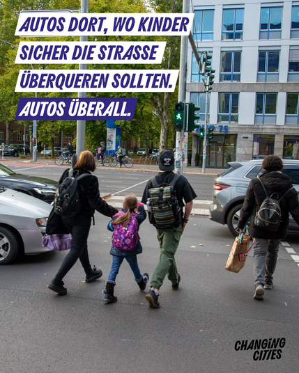 die Autogewalt Blockade im Kreuzungen hinter dem letzten Abschnitt 16 der A100