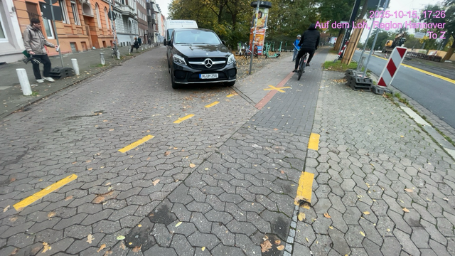 Für die AutoPolizei reicht es Wenn die Anzeige bereits Raus- Statt die Alltägliche gefährliche Autogewalt Blockade  um zu setzen - zukünftige Velo Vorrang Route der #Region Hannover