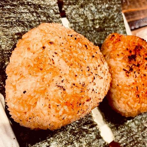 Ever had yaki onigiri? 🍙🔥 Japan’s crispy grilled rice balls that smell like home.