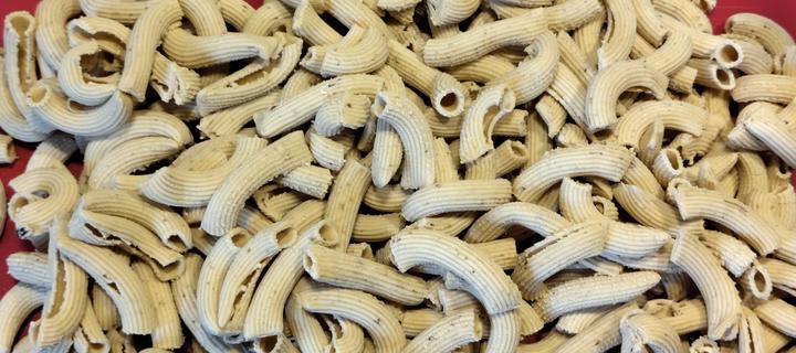 Selbstgemachte Penne mit Steinpilzaroma