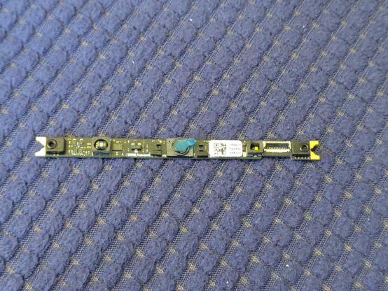 Das Kameramodul auf einem blauen Kissen