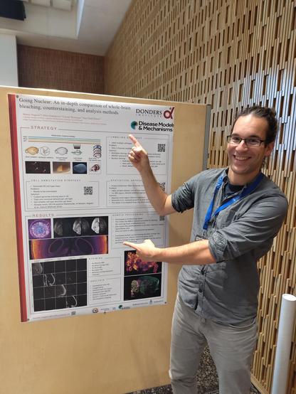 Moritz in front of his poster presentation at the MesoSPIM Symposium in Zürich, Switzerland