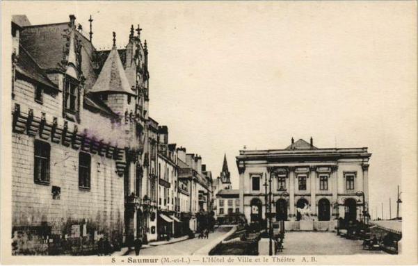 Saumur Hotel de Ville et le Theatre France à #Saumur (#MaineEtLoire)  #CartePostaleAncienne 👉 https://cartorum.fr/carte-postale/537015/saumur-saumur-hotel-de-ville-et-le-theatre-france