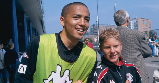 「オノは人気者だったよ」「実に重要な選手」天才MF小野伸二はオランダ名門で愛された…相棒も地元記者も懐かしむ“欧州タイトルへの日々” - 海外サッカー - Number Web