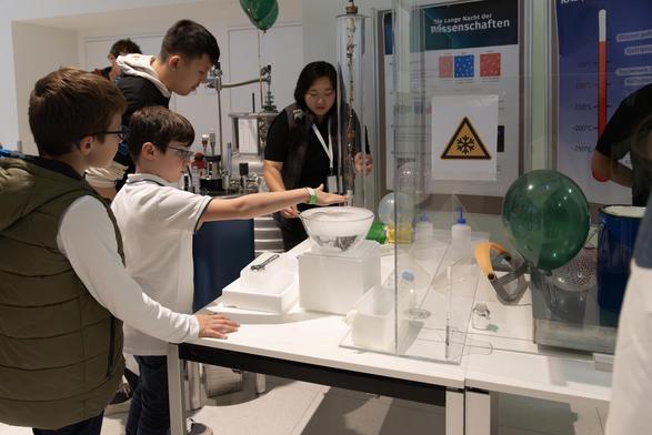 At the Lange Nacht der Wissenschaften at MPL and MPZPM you can visit the exhibition with hands-on experiments and exhibits.