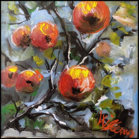 Blick nach oben in den herbstlichen Apfelbaum