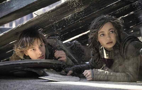 Nico Parker and Mason Thames in How to Train Your Dragon - Photo by Helen Sloan - © Universal Studios