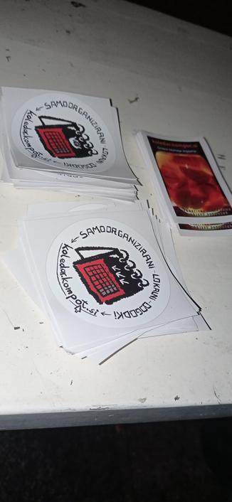 koledar.kompot.si nalepke