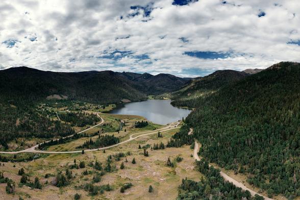 An aerial panorama of a lake in the Rio Grande National Forest

DJI Air 2s