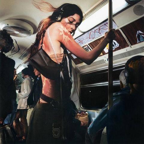 How most Earthpeople see me in the Tram