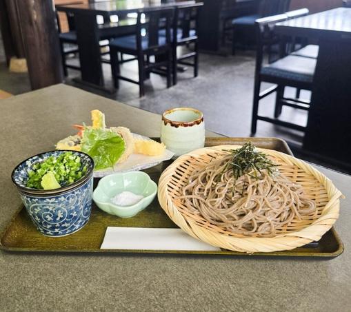 「手打ち みかも」移転オープン！揚げたて天ぷらと手打ちそばを堪能 | 鳥取マガジン