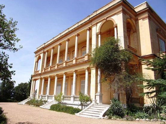 Château Aurélien à #Fréjus (#Var) Construction 4e quart XIXe siècle. Pièces d'habitation et leur décor ; ensemble des façades et toitures, y compris les terrasses ; espaces intérieurs de circulation ; ensemble ...
Suite 👉 https://monumentum.fr/monument-historique/pa00081782/frejus-chateau-aurelien
#Patrimoine #MonumentHistorique
Photo CC-BY-SA 4.0 : Cyrilb1881