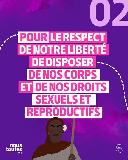 Objectif 1 : "POUR UNE CULTURE DU CONSENTEMENT". On voit une personne adulte portant une enfant sur ses épaules, l'adulte tient un mégaphone et l'enfant une pancarte et un drapeau Nous Toutes