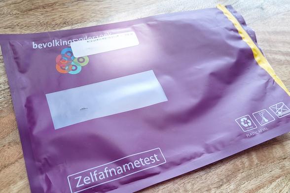 #bevolkingsonderzoek #poep #darmkanker enveloppe met test