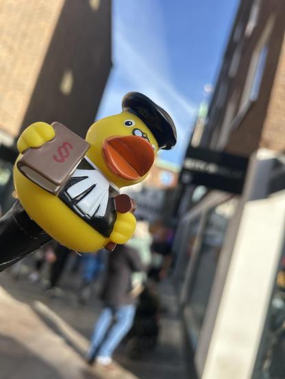 Foto: Staffelstab mit Richter:innen-Ente