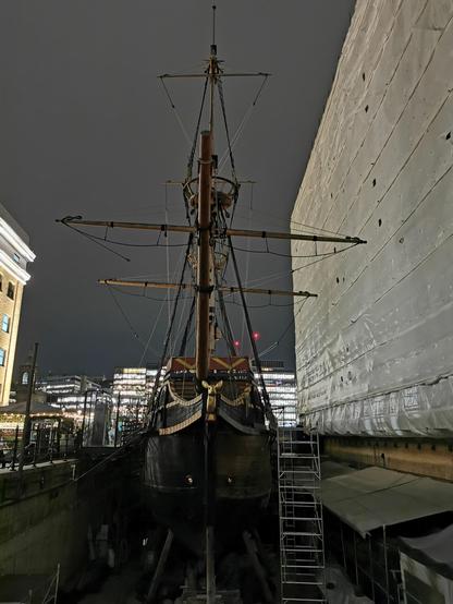 Image of The Golden Hinde, a replica  of the ship from the late 1500s.