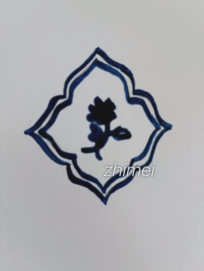 背景白に紺色の線で小花紋様