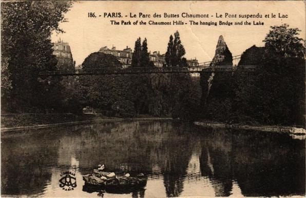 Le Parc des Buttes Chaumont - Le Pont suspendu et le Lac à #Paris19 (#Paris)  #CartePostaleAncienne 👉 https://cartorum.fr/carte-postale/905231/paris-19e-le-parc-des-buttes-chaumont-le-pont-suspendu-et-le-lac