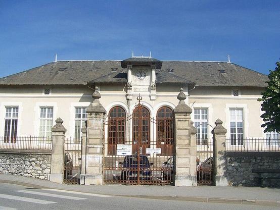 Hôtel-Dieu à #Chambéry (#Savoie) Grille, transférée au nouvel hospice : classement par arrêté du 16 février 1900.
Suite 👉 https://monumentum.fr/monument-historique/pa00118235/chambery-hotel-dieu
#Patrimoine #MonumentHistorique
Photo CC-BY-SA 4.0 : Florian Pépellin