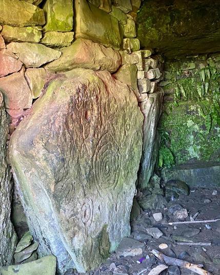Tara, Mound of the Hostages, photo credit 1. Neu-Kelte