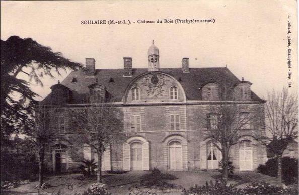 Château du Bois à #SoulaireetBourg (#MaineEtLoire) Construction XVIIe siècle, XVIIIe siècle. Façades et toitures, l'escalier intérieur, la cheminée de la cuisine (cad. D 632) : inscription par arrêté du 13 déce...
Suite 👉 https://monumentum.fr/monument-historique/pa00109366/soulaire-et-bourg-chateau-du-bois
#Patrimoine #MonumentHistorique
Photo CC-BY-SA 4.0 : L. Juliard
