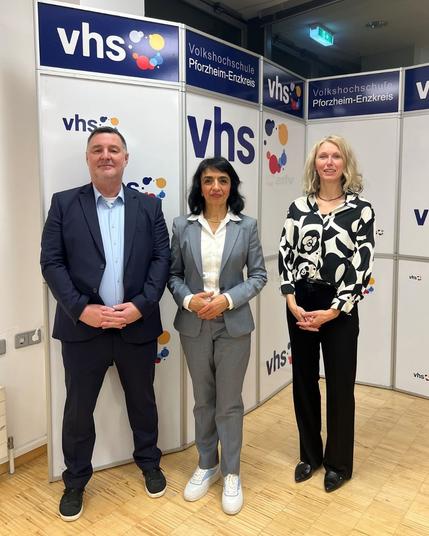 Gruppenfoto in der Volkshochschule