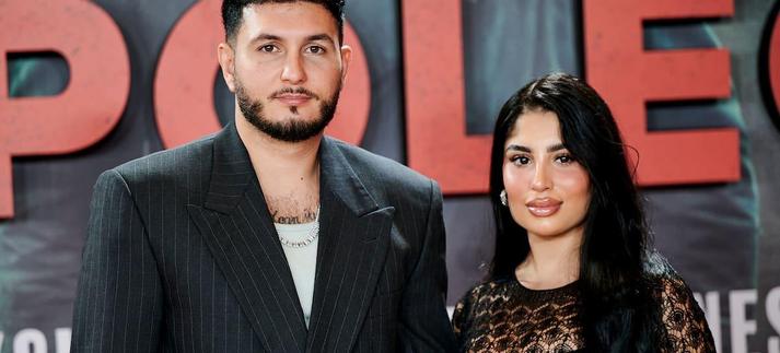 Omar Montes y Lola Romero en la premiere de 'Napoleon' en Madrid / Borja B. Hojas