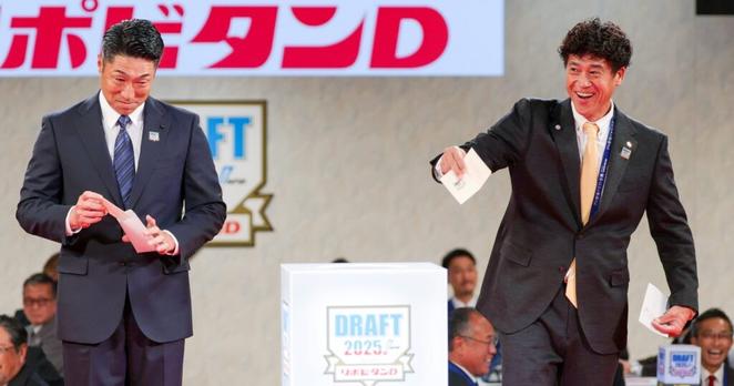 佐々木麟太郎「一本釣り」確信のはずが…ドラフト衝撃の競合指名“全ウラ側”ソフトバンクの周到な戦略と現場でわかった「意外な新事実」 - ドラフト会議 | プロ野球 - Number Web