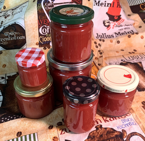 Zwetschgem-Apfel-Marmelade frisch gekocht.