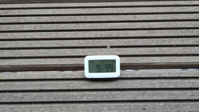 Thermometer 9° und 99% Luftfeuchtigkeit
