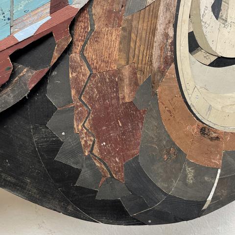 Detail of the bas relief.