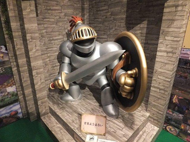「ドラクエ」さまようよろいがビックカメラ池袋本店にあらわれる! HD-2D版「ドラクエI&II」発売記念イベントが開催 - GAME Watch