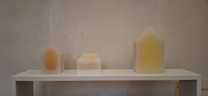 Tempel aus Paraffin - im Licht beginnen sie zu leuchten