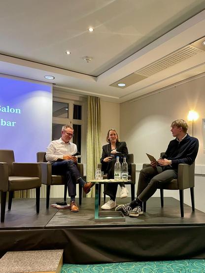 Stephan König, Svea Windwehr und Erik Sczygiol auf der D64-Superklausur 2025 in Weimar. Bild: D64/Johann Lensing