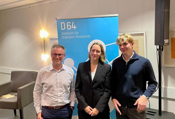 Stephan König, Svea Windwehr und Erik Sczygiol auf der D64-Superklausur 2025 in Weimar. Bild: D64/Johann Lensing