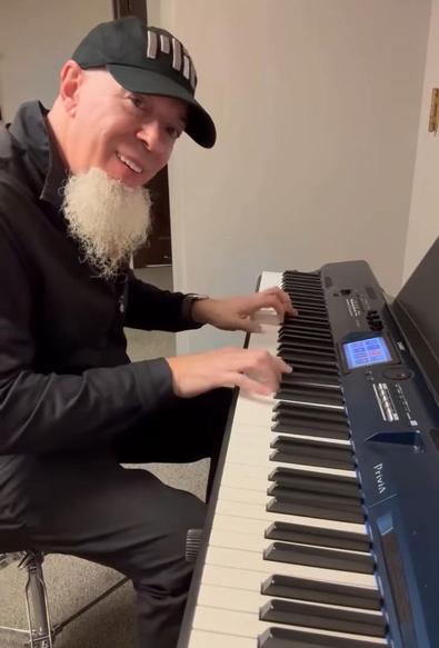 Jordan Rudess explains vintage automobiles