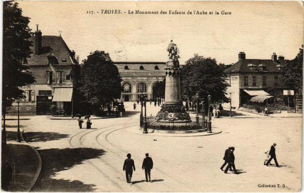 Troyes Cirque Municipal à #Troyes (#Aube)  #CartePostaleAncienne 👉 https://cartorum.fr/carte-postale/884421/troyes-troyes-cirque-municipal