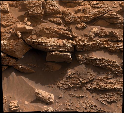 MSL_-_Sol_4696_-_MastCam_(54877872309).jpg