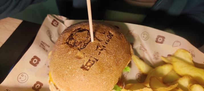 Classic burger with fake meat "Redefine" + potatoes