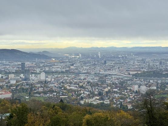 Blick über Linz vom Pöstelberg.