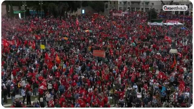 Nella fotografia, un'inquadratura sui manifestanti presenti alla manifestazione di oggi a Roma organizzata dalla Cgil.