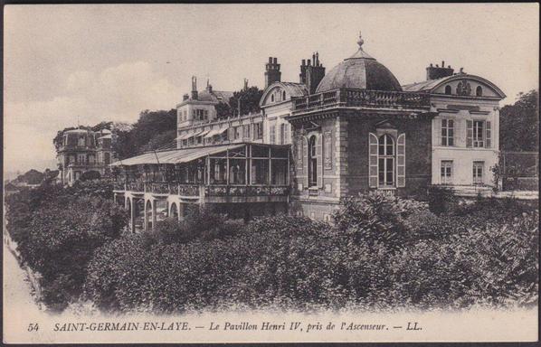 Printed monochrome postcard showing a view of the Pavillon Henri IV at Saint-Germain-en-Laye in France.

Published by Lévy Fils et Cie, Paris, No LL 54, c.1910.

Postally unused.

Very good condition, with extremely slight corner bumps.
