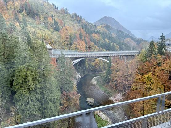 Fahrt über die Teichl, über die auch die Pyhrnautobahn führt.