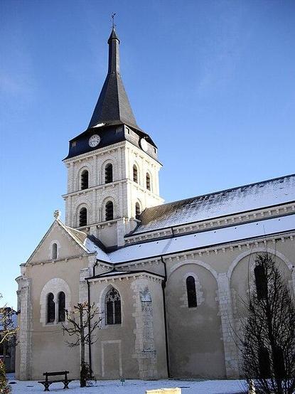 Eglise du prieuré Saint-Gaultier à #SaintGaultier (#Indre) Construction du milieu du XIIe siècle. La travée du choeur est fermée par une coupole sur plan barlong. Le sanctuaire est couvert en cul de four. L'une...
Suite 👉 https://monumentum.fr/monument-historique/pa00097451/saint-gaultier-eglise-du-prieure-saint-gaultier
#Patrimoine #MonumentHistorique
Photo CC-BY-SA 4.0 : Jean FAUCHEUX
