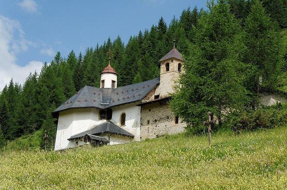 Sanctuaire de Notre-Dame des Vernettes à #PeiseyNancroix (#Savoie) Construction XVIIIe siècle. Façades et toitures du presbytère (cad. I 17) : inscription par arrêté du 27 juin 1983 ; La grande chapelle votive,...
Suite 👉 https://monumentum.fr/monument-historique/pa00118287/peisey-nancroix-sanctuaire-de-notre-dame-des-vernettes
#Patrimoine #MonumentHistorique
Photo CC-BY-SA 4.0 : Thomas M