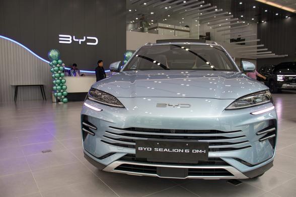 <p>MANILA, Philippines – If you live in Metro Manila and frequent malls, those flashy electric vehicles you see are hard to miss. </p>



<p>China, which made it a policy to specialize in electric vehicles (EVs), currently dominates the EV market worldwide.&nbsp;China-made cars were once derided for their lousy designs. Not anymore, not by a long shot. In fact, many of the Chinese EVs have surpassed Japanese and American cars when it comes to design. Ditto for <a href="https://www.rappler.com/business/philippines-electric-vehicle-car-market-ready-takeoff/">Vietnam&#8217;s EVs such as VinFast</a>. These cars look like the ones shown in fictional sci-fi movies.&nbsp;</p>


<div class="related-article ">
			<div class="related-article__container">
				<div class="related-article__text">
					<div class="related-article__eyebrow">Must Read</div>
					<div class="related-article__title">
						<a class="related-article__title-link" href="https://www.rappler.com/business/review-byd-sealion-suv-filipinos-choosing-over-tesla/">
							<h1 class="related-article__title-text"> BYD’s Sealion 6: The SUV many Filipinos are choosing over Tesla </h1>
						</a>
					</div>
				</div>
				<div class="related-article__media-container">
					<div class="related-article__media">
						<a href="https://www.rappler.com/business/review-byd-sealion-suv-filipinos-choosing-over-tesla/">
					 		<img alt="BYD’s Sealion 6: The SUV many Filipinos are choosing over Tesla" class=" wp-image-3020693 wp-post