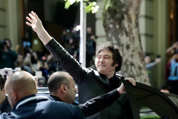 Javier Milei tras votar en la Universidad Tecnológica Nacional, en Buenos Aires.